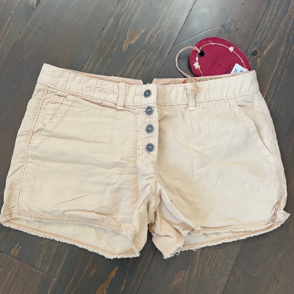 NWT Da-Nang button front chino shorts